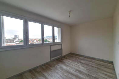 Appartement 7 pièces 345 €