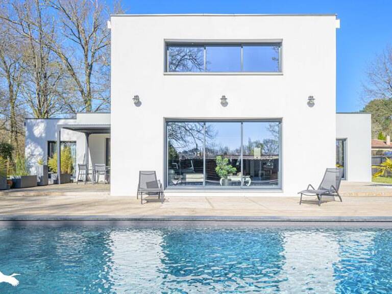 Contemporaine de 6 pièces principales — photo 1