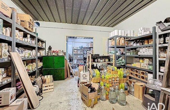 Vente Boutique/Local commercial 200 m&sup2; — photo 4