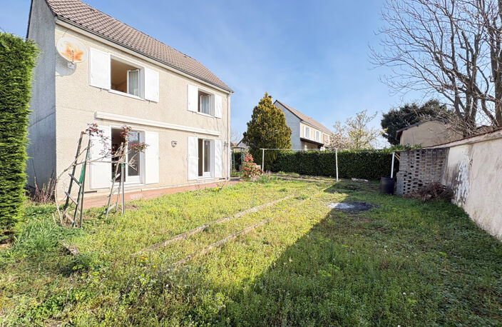 Maison à rénover   Aux portes de Roanne, sur la commune de V — photo 3