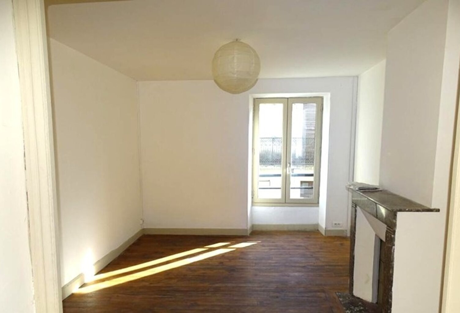 Maison en pierre de 3 pièces principales — photo 1
