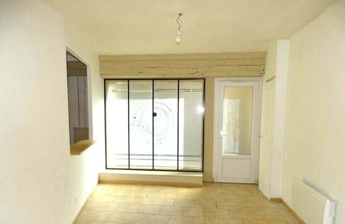 Maison en pierre de 3 pièces principales — photo 2