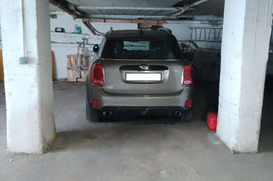 Garage  40700 €