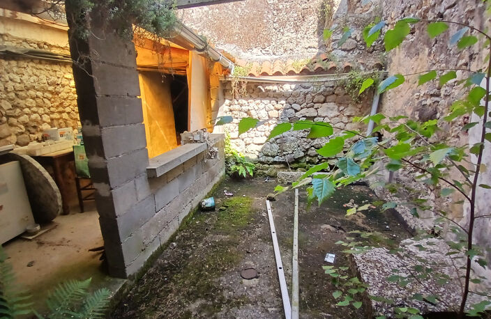 A saisir ! Maison en pierre   Petit prix — photo 3