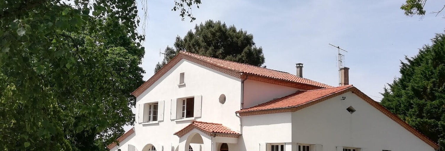 Maison 7 Pièces 220 m² à louer à Montcaret (24230)