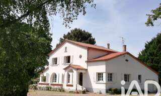 Maison 7 Pièces 220 m² à louer à Montcaret (24230)