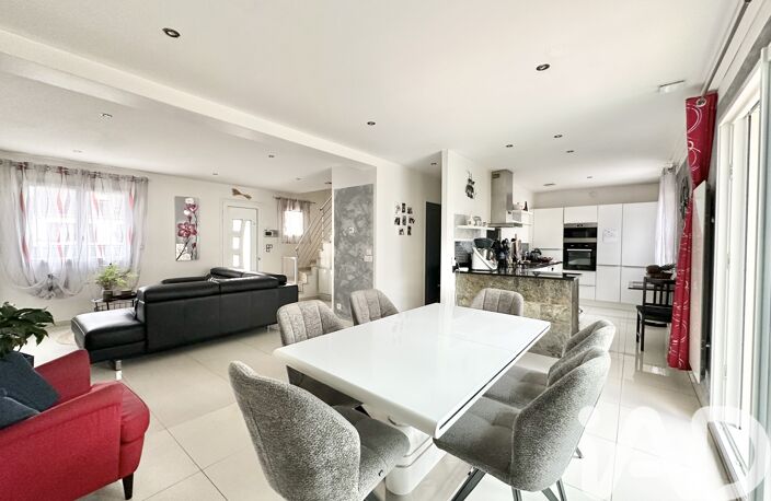 Vente Maison/villa 7 pièces — photo 2