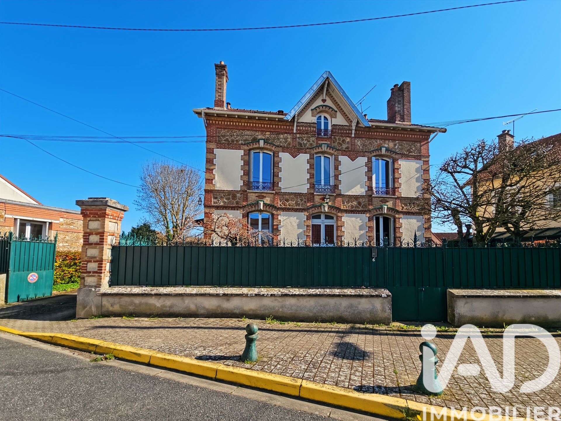 Coubert - 202m² - 11p. - 8ch.