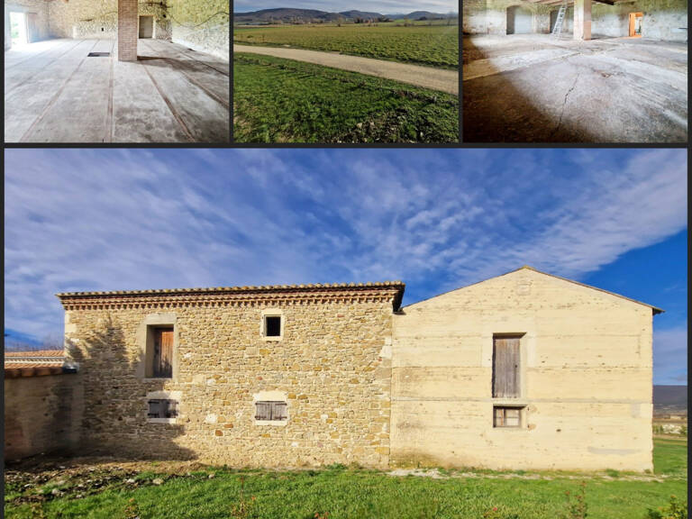 Corps de ferme brut de plus de 378 m² sur 721 m² de terrain — photo 1