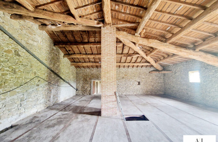 Corps de ferme brut de plus de 378 m² sur 721 m² de terrain — photo 4