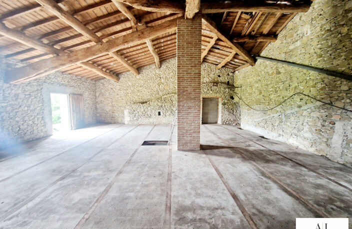 Corps de ferme brut de plus de 378 m² sur 721 m² de terrain — photo 5