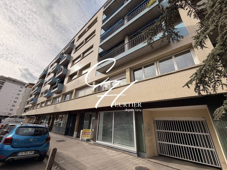 GRENOBLE - GARAGE - SOUS TERRAIN — photo 1
