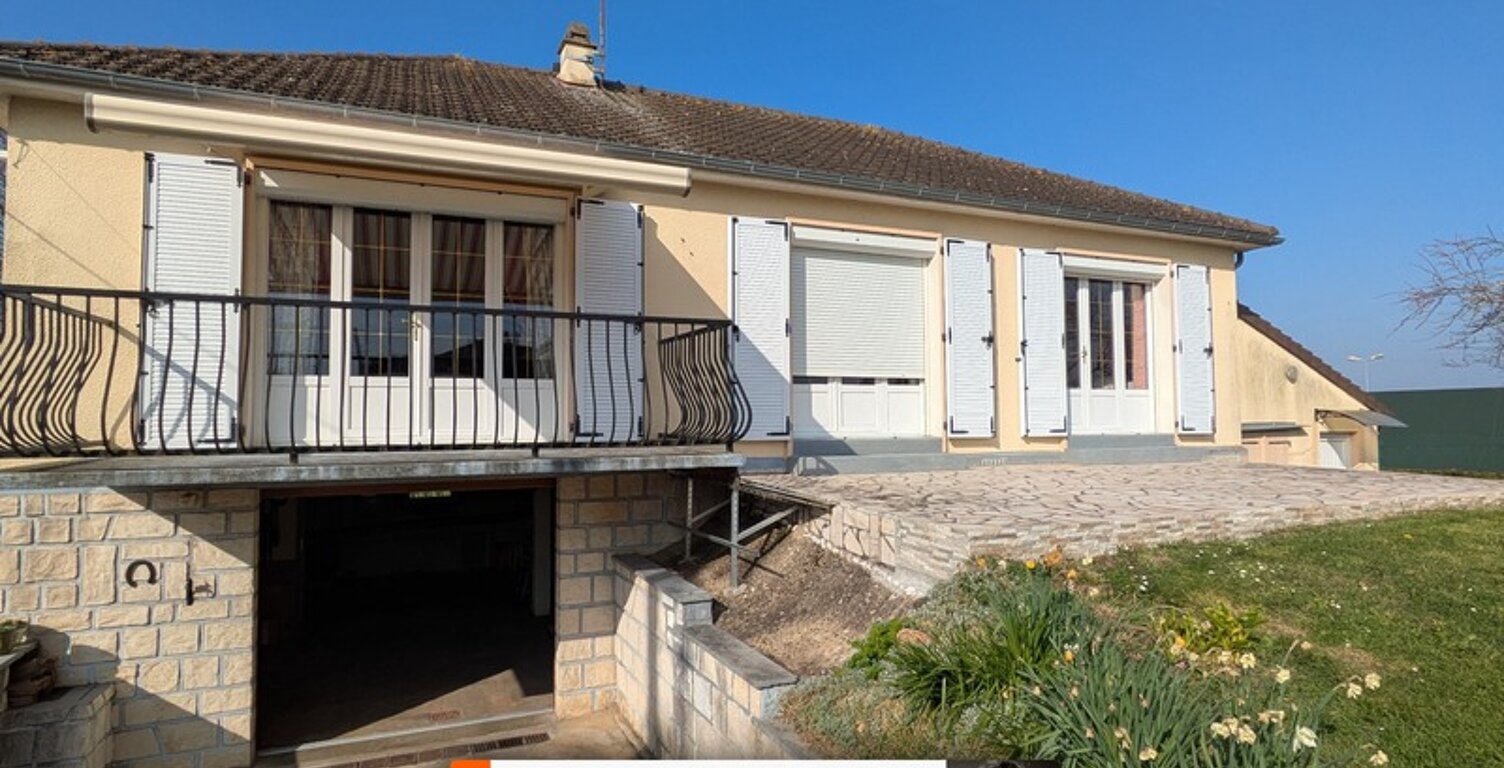 Maison 3 chambres avec sous-sol aménageable + grand garage – fort potentiel — photo 1