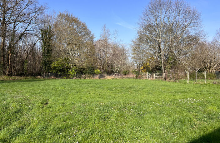 GRANGE  à vendre AVEC TERRAIN AGRICOLE BURIE (17) — photo 2