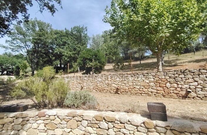 Grambois : Belle demaure sur 4600 m2 de terrain — photo 3