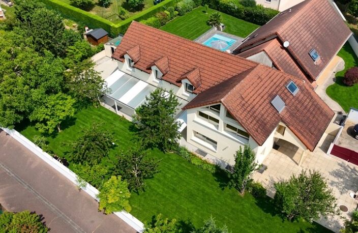 possibilité PMR, Dijon-Sud, Clos du Roy. VILLA T8 de 255 m2, possibilité 8 chambres,  sur un terrain de 790 m2 et 150m2... s-sol chauffé, pour artisan ou famille nombreuse — photo 3