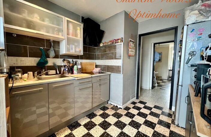 A vendre 3 pièces lumineux avec balcon, parking et cave - Perpignan (66) — photo 2