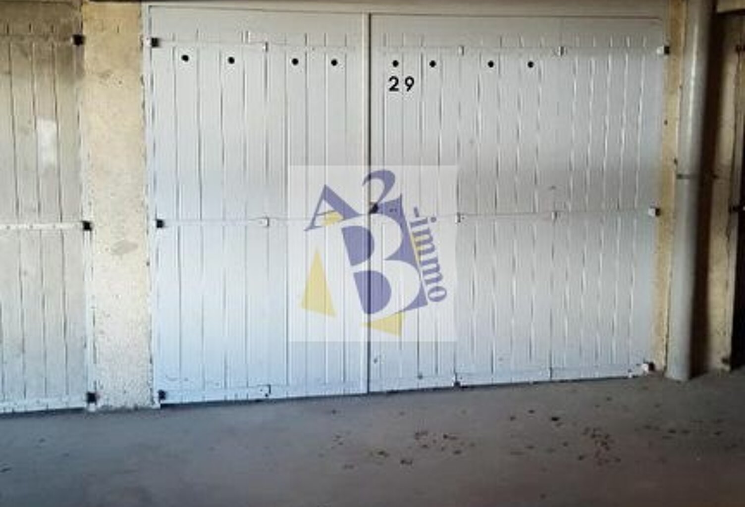 Parking / box Angouleme 15 m2 — photo 1