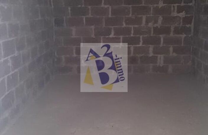Parking / box Angouleme 15 m2 — photo 2