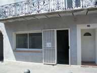 Murs commerciaux: local commercial en centre ville - Libre , bail tous commerces - Point d'eau, sanitaires - Cave en sous sol - — photo 3