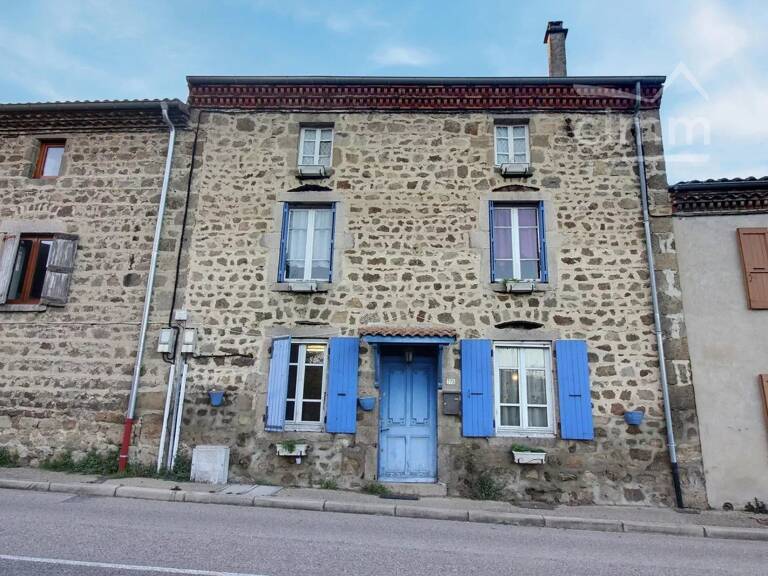 Maison en pierre à rénover au cœur de Lupé — photo 1