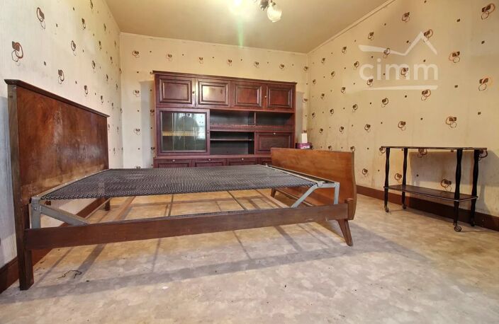 Maison en pierre à rénover au cœur de Lupé — photo 4