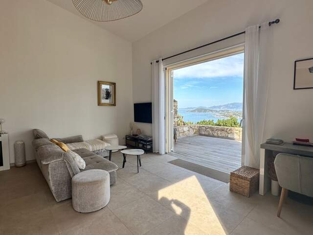 Sublime Villa Récente - piscine - vue panoramique sur la mer - Pietrosella - résidence privée - proximité plage d'argent - commerces et aéroport AJACCIO — photo du bien