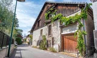 Immeuble  186 m² à vendre à Porte-de-Savoie (73800)