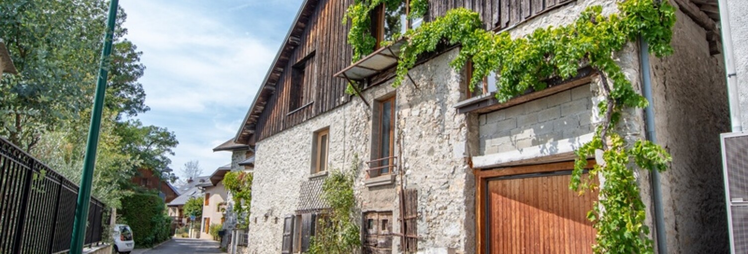 Immeuble  186 m² à vendre à Porte-de-Savoie (73800)