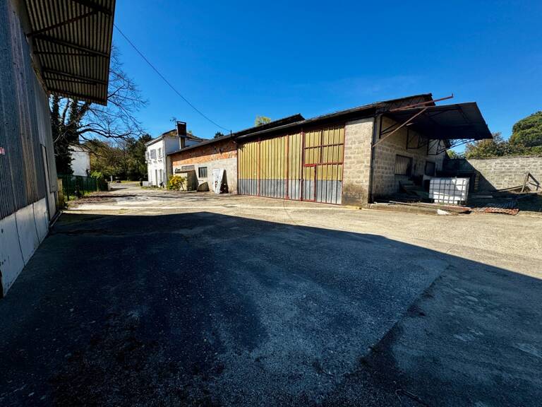 Ensemble immobilier au coeur du bourg de Meilhan sur Garonne — photo 1