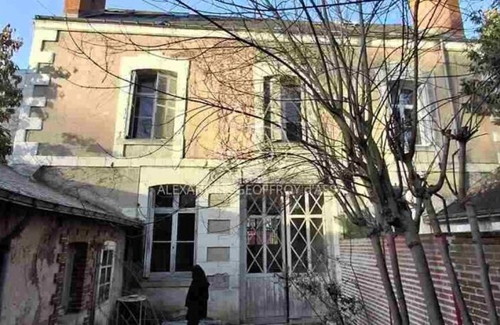 Rénovez cette maison de 143 m2 avec dépendances et deux jardins dans Tours — photo 2