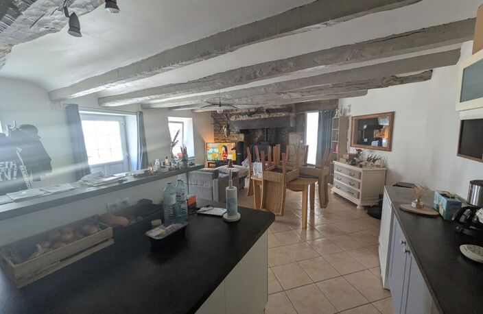LOCMALO JOLIE MAISON DE 100m² ENVIRON 4 PIECES AVEC VIE DE PLAIN PEID SANS JARDIN — photo 3