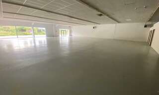 Commerce  868 m² à louer à Quimper (29000)