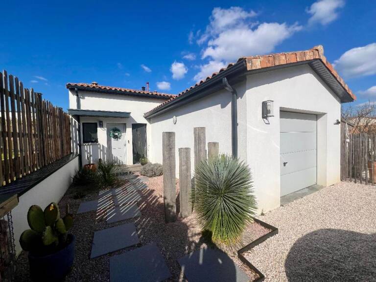 Coup de cœur assuré pour cette maison neuve (2020) de 131 m² de plain-pied, 4 chambres, garage, jardin, dans son écrin de verdure — photo 1