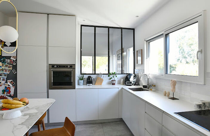 Coup de cœur assuré pour cette maison neuve (2020) de 131 m² de plain-pied, 4 chambres, garage, jardin, dans son écrin de verdure — photo 3