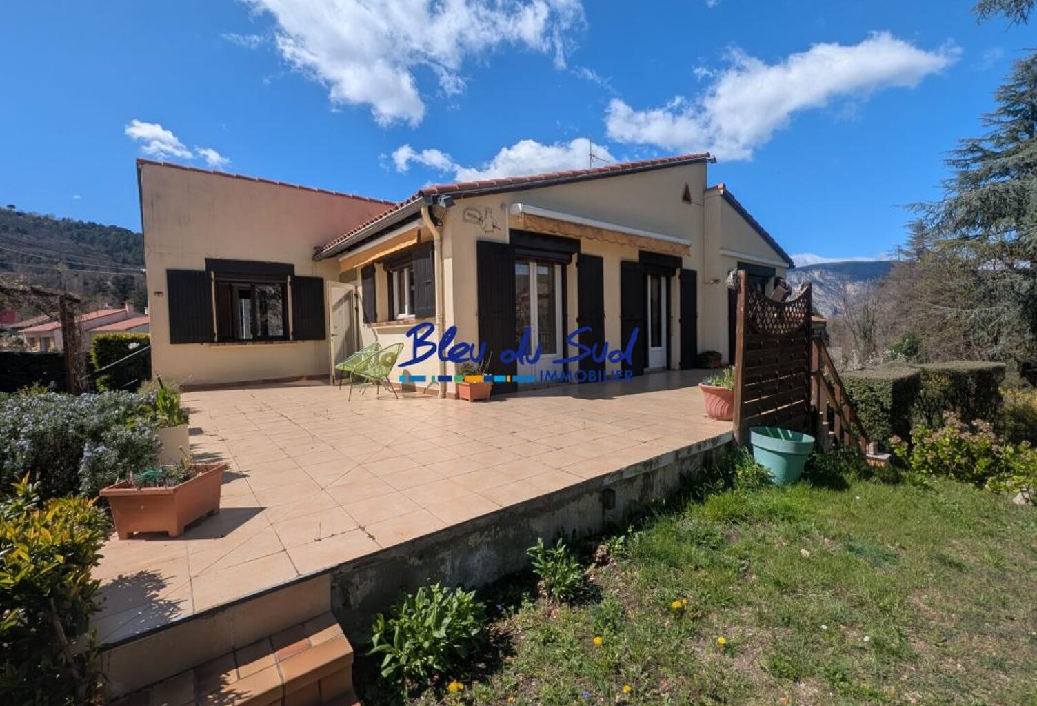 Spacieuse maison avec terrasse, garage et appartement indépenda — photo 1