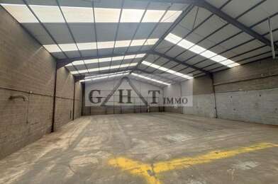 Local industriel  2865 €