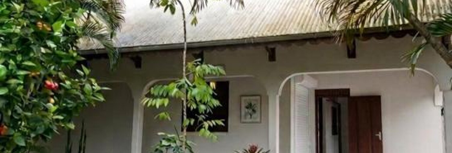 Maison 3 Pièces 135 m² à louer à Sainte-Anne (97180)