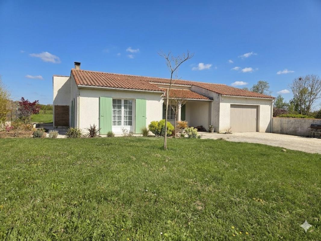 Villa / Maison  T4 à vendre Loire-les-Marais 17870