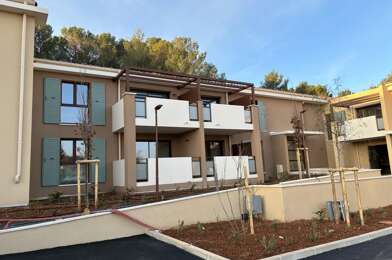 Appartement 3 pièces 881 €