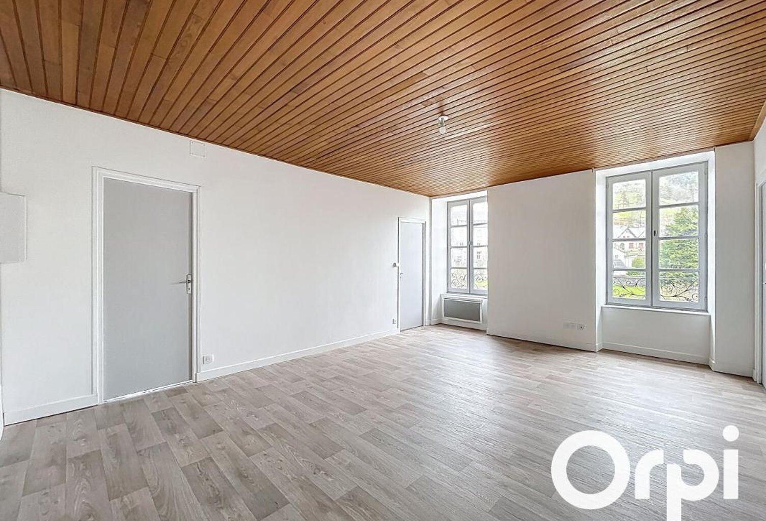 Appartement à vendre - Murat — photo 1