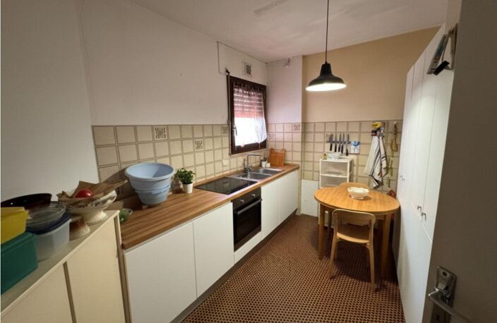 Appartement T2 vendu loué, idéalement situé en plein cœur de Dax, à deux pas du centre-ville et à proximité immédiate des transports en commun   — photo 4