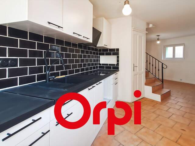 Maison Mitoyenne de type 4 d'environ 57m² dans le quartier Barbès à Toulon — photo du bien