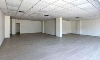 Commerce  142 m² à louer à Cannes (06400)