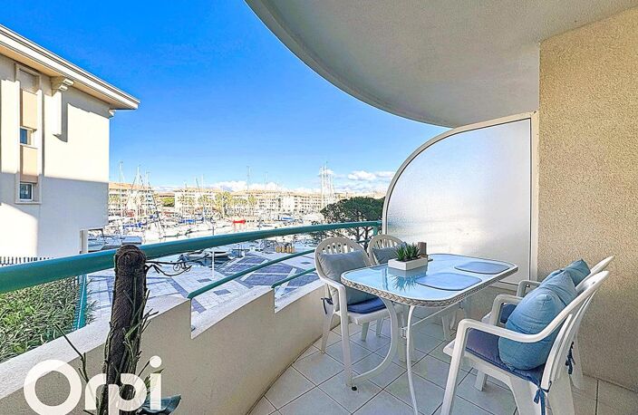 Appartement À Vendre T2 43m² Résidence avec piscine Terrasse Vue Port + balcon Parking — photo 4