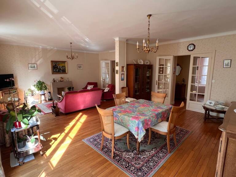 Appartement À Vendre — photo 1