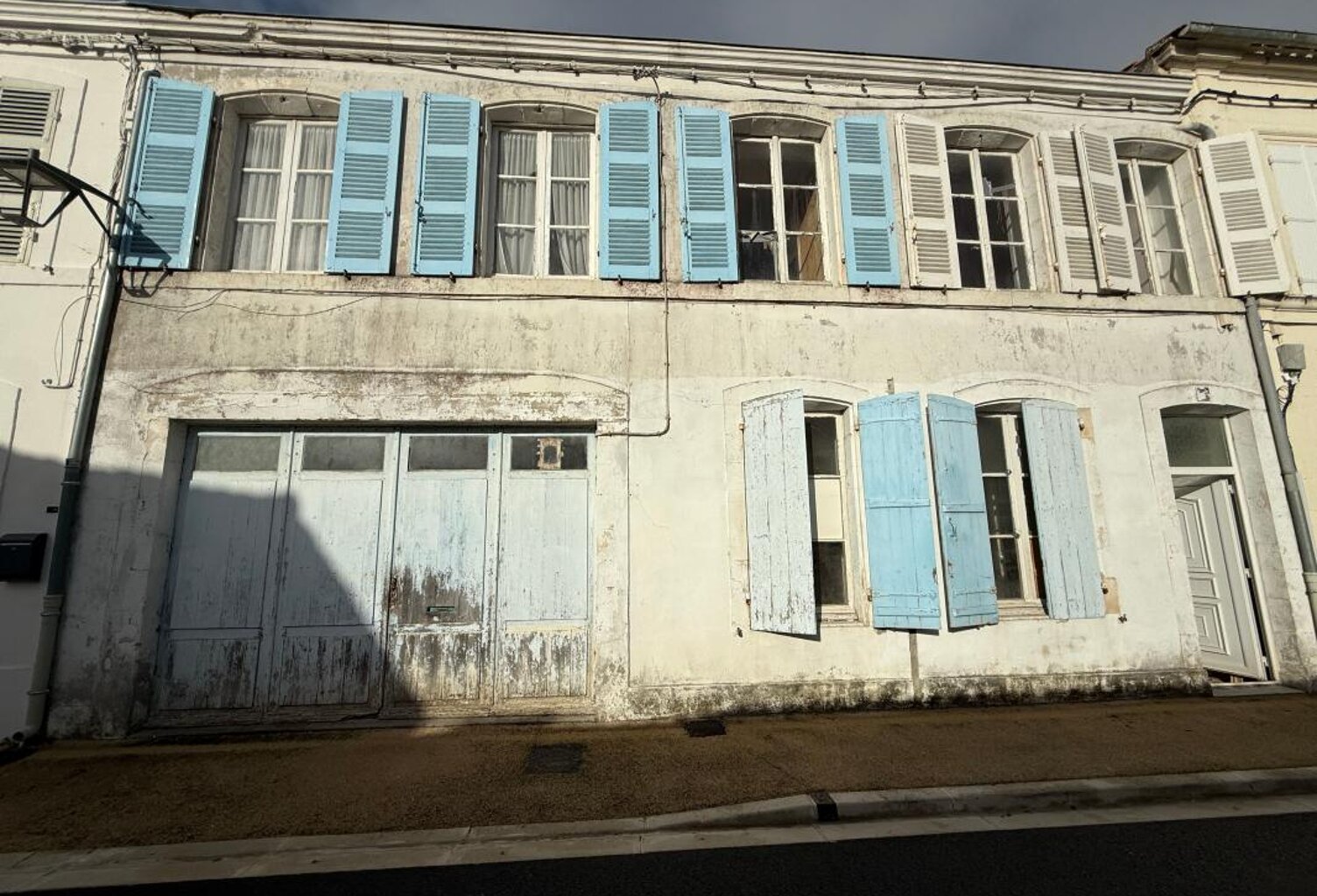 Maison de ville intra muros du CHATEAU D 'OLERON — photo 1