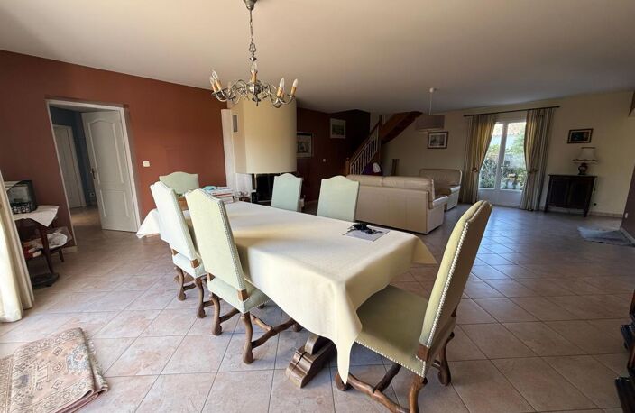 Maison À Vendre COZES Tous commerces à pied 6 pièces — photo 4