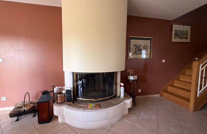 Maison À Vendre COZES Tous commerces à pied 6 pièces — photo 5