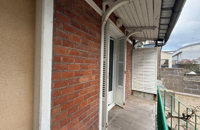 TOURS HYPER CENTRE DUPLEX DE TYPE 3 PROCHE GARE ET COEUR DE VILLE — photo 2
